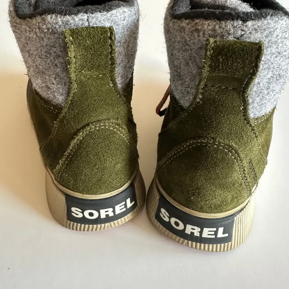 Sorel Out n About  IV Chillz Waterproof Boots Childrens Size 4 Outdoor Shearling